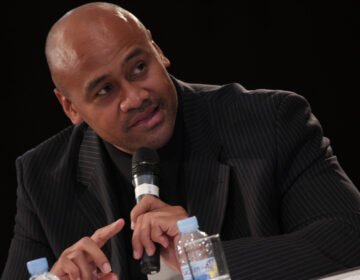 رگبی کے عالمی شہرت یافتہ کھلاڑی جونا لومو چل بسے