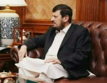 گورنر کے پی کے وزیراعلیٰ کا ڈیرہ کا دورہ، امن و امان سے متعلق اجلاس کی صدارت