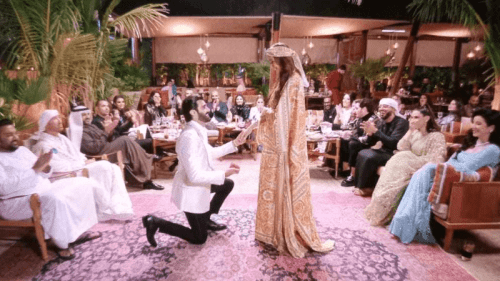 ماڈل حسنین لہری نے دبئی بلنگ میں ڈیبیو کیا۔ ماڈل حسنین لہری نے دبئی بلنگ میں ڈیبیو کیا۔