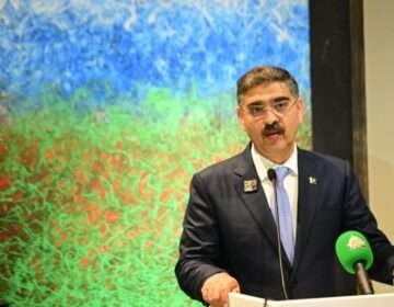 ‘کوئی مذاکرات نہیں’: وزیر اعظم کاکڑ نے دہشت گردوں سے کہا کہ ‘غیر مشروط طور پر ہتھیار ڈال دیں’