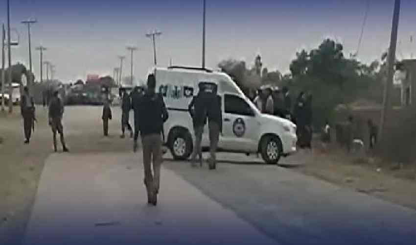 ڈی آئی خان میں دہشت گردی کے دو حملوں میں 4 سیکیورٹی اہلکار شہید، 16 زخمی